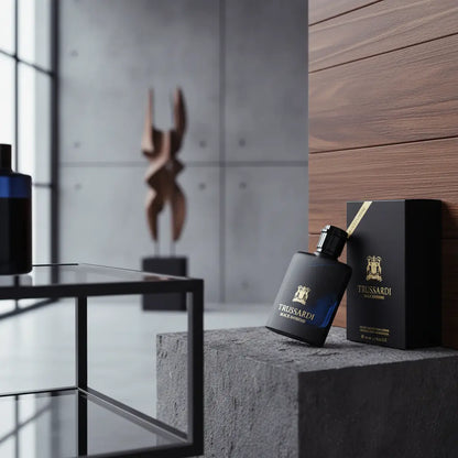 Black Extreme Eau de Toilette Masculino - Trussardi - Universo do Perfume