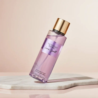 Body Splash Love Spell Body Splash Feminino - Victorias Secret - Universo do Perfume