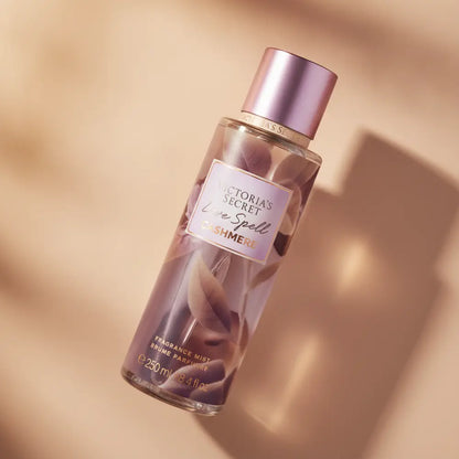 Body Splash Love Spell Cashmere Feminino - Victoria's Secret - Universo do Perfume