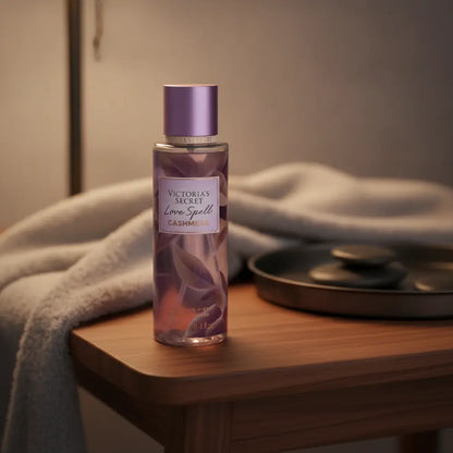 Body Splash Love Spell Cashmere Feminino - Victoria's Secret - Universo do Perfume