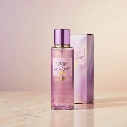 Body Splash Love Spell Sol Feminino - Victoria's Secret - Universo do Perfume