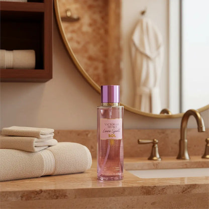 Body Splash Love Spell Sol Feminino - Victoria's Secret - Universo do Perfume