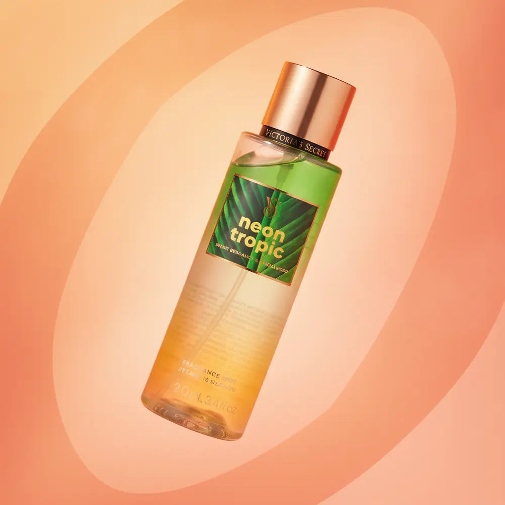 Perfume Body Splash Neon Tropic Leve Feminino - Victoria's Secret em composição atmosférica com iluminação sofisticada