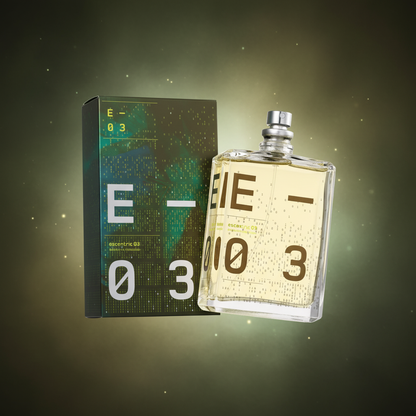 Perfume Escentric 03 Eau de Toilette Unissex - Escentric Molecules em composição atmosférica com iluminação sofisticada