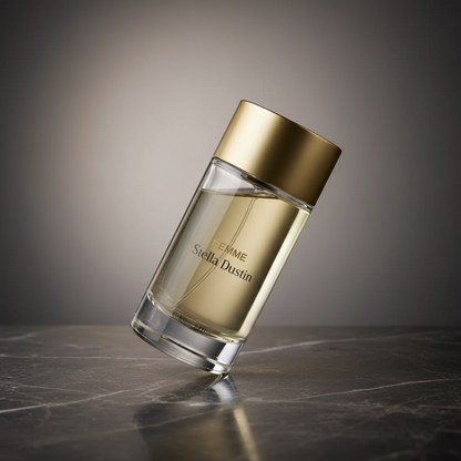 Perfume Femme Eau de Parfum Feminino - Stella Dustin em composição de luxo com iluminação sofisticada