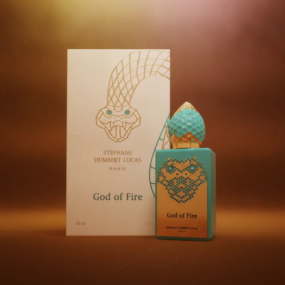 Perfume God of Fire Eau de Parfum Unissex - Stephane Humbert Lucas em composição atmosférica com iluminação sofisticada