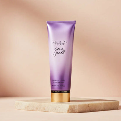 Hidratante Corporal Love Spell Floral Frutado Feminino - Victorias Secret - Universo do Perfume