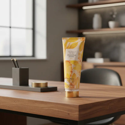 Hidratante Corporal Pineapple & Shea Glow Cuidados Corporais - Victoria's Secret - Universo do Perfume