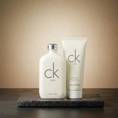 Kit CK One Unissex Eau de Toilette 100ml + Shower Gel 100ml - Calvin Klein - Universo do Perfume