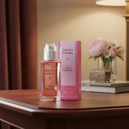Miss Gabriela Eau de Toilette Feminino - Gabriela Sabatini - Universo do Perfume