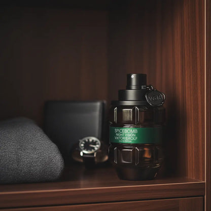 Spicebomb Night Vision Eau de Toilette Masculino - Viktor & Rolf - Universo do Perfume