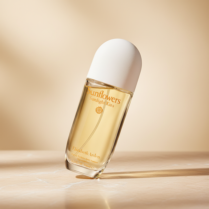Perfume Sunflowers Sunlight Kiss Eau de Toilette Feminino - Elizabeth Arden em composição de luxo com iluminação sofisticada