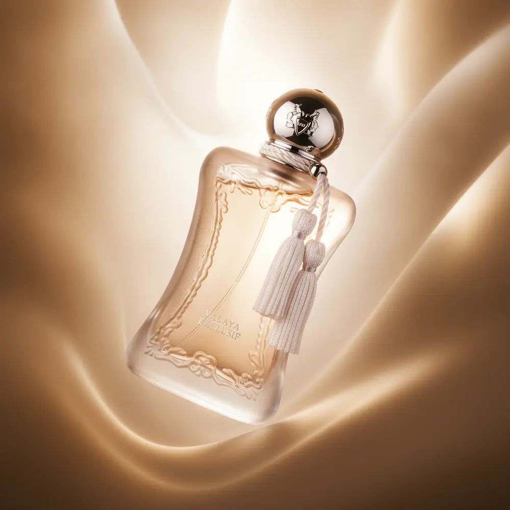 Perfume Valaya Exclusif Parfum Feminino - Parfums de Marly em composição atmosférica com iluminação sofisticada